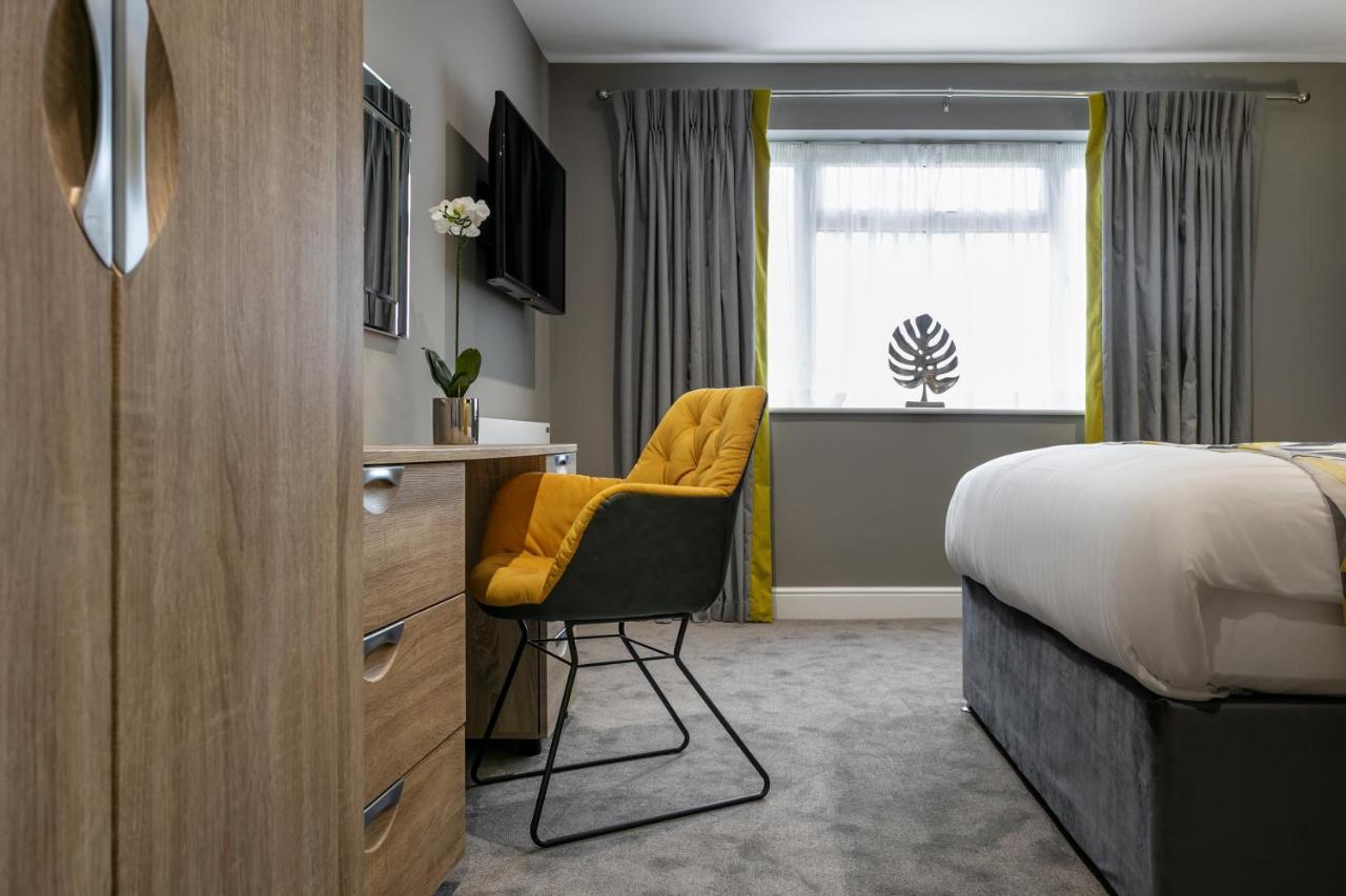 Roydon Marina Village Hotel エクステリア 写真