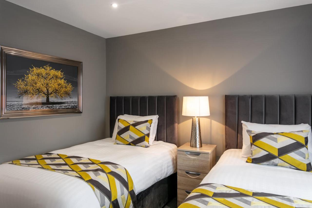 Roydon Marina Village Hotel エクステリア 写真