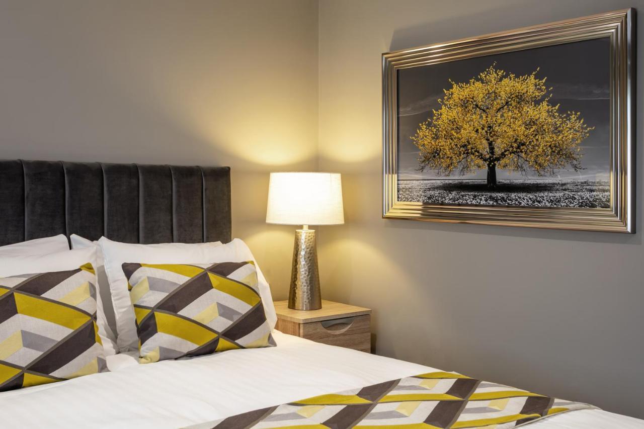Roydon Marina Village Hotel エクステリア 写真