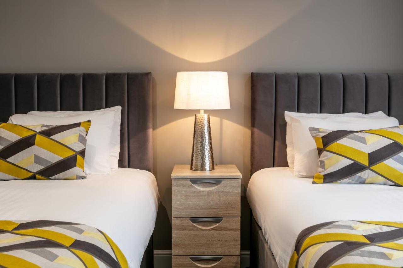 Roydon Marina Village Hotel エクステリア 写真