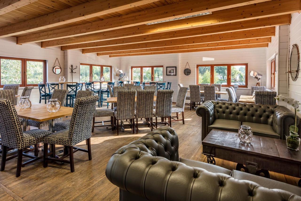Roydon Marina Village Hotel エクステリア 写真